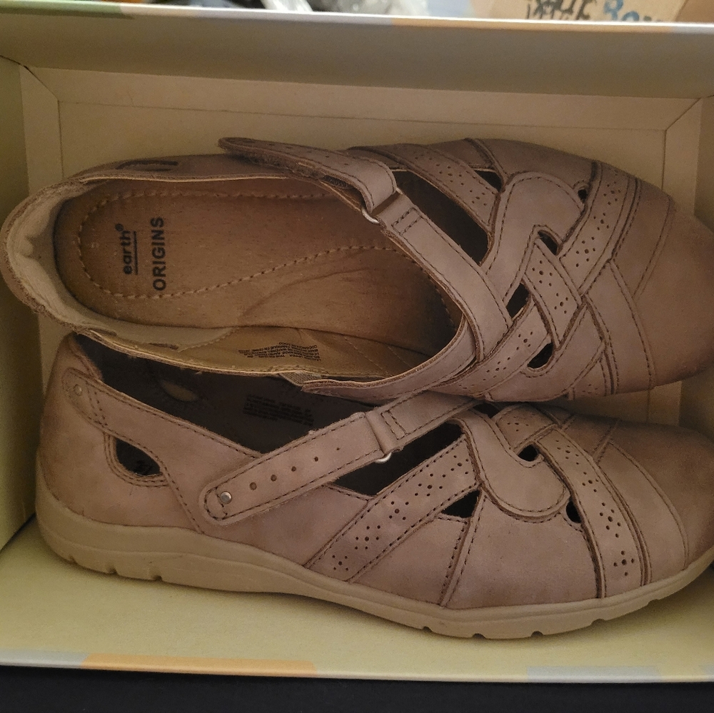 NWB Earth Origins Slip on Rapid Teddy  comfortable leather sandals women size 8W